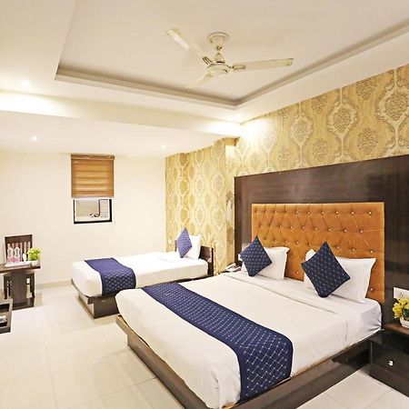 Hotel Iconic Near Delhi Igi International Airport Nova Deli Exterior foto