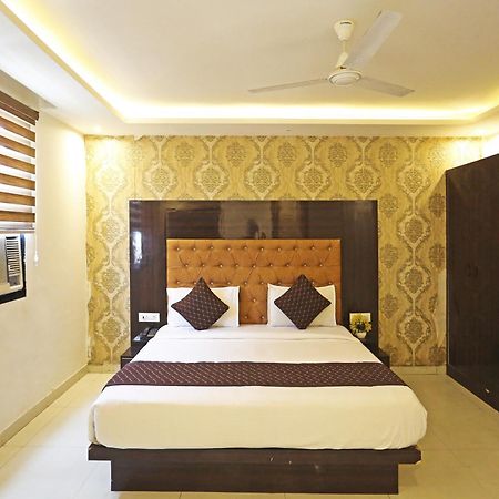 Hotel Iconic Near Delhi Igi International Airport Nova Deli Exterior foto