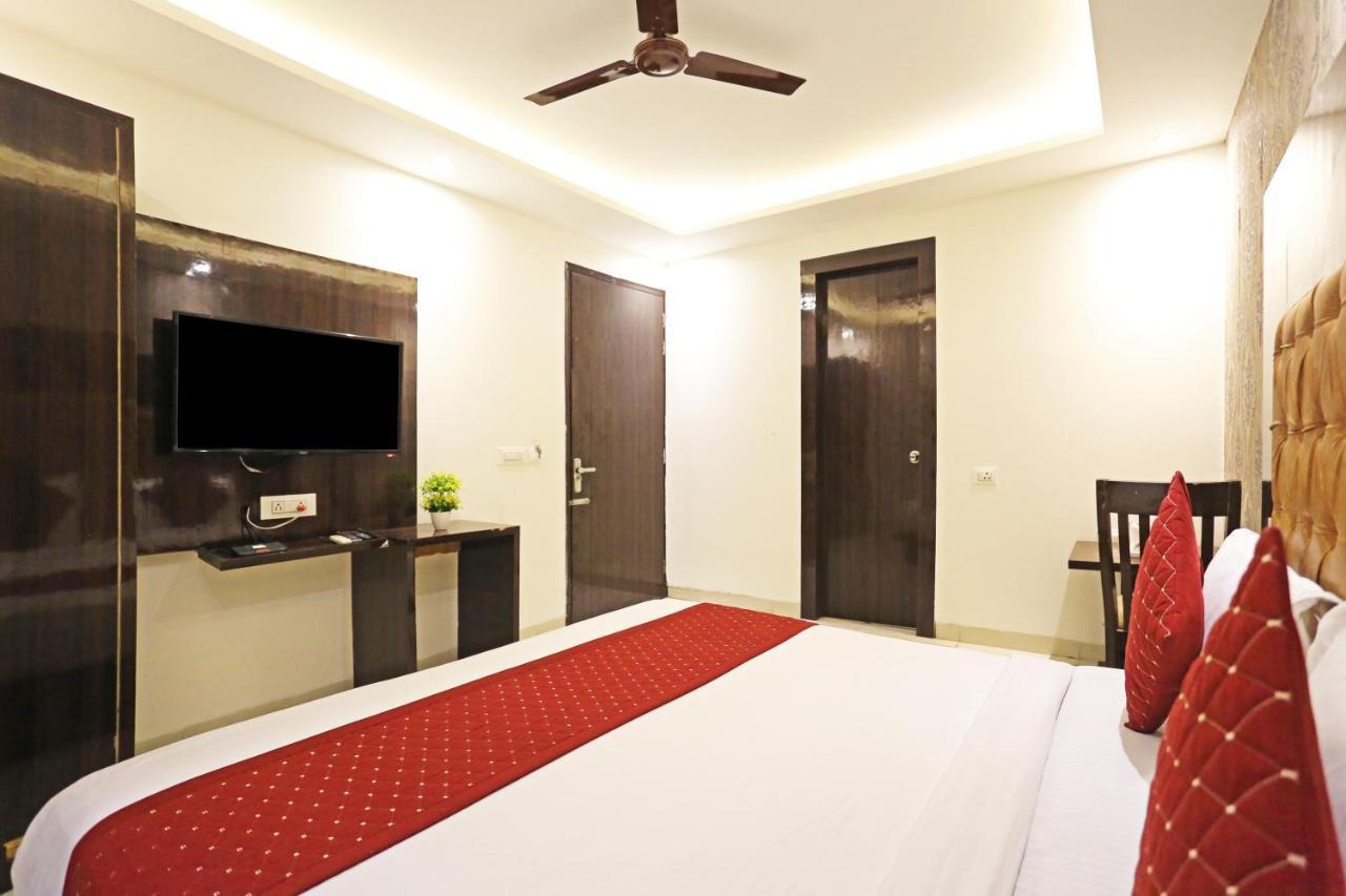Hotel Iconic Near Delhi Igi International Airport Nova Deli Exterior foto