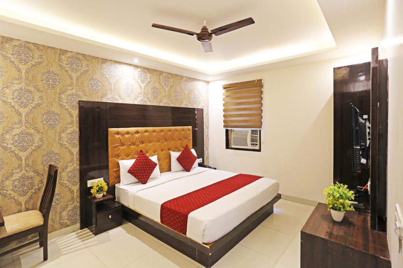 Hotel Iconic Near Delhi Igi International Airport Nova Deli Exterior foto